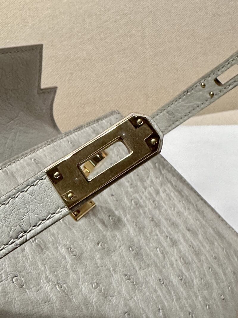 Hermès Kelly Pochette Gris Pearl Ostrich Gold Hardware