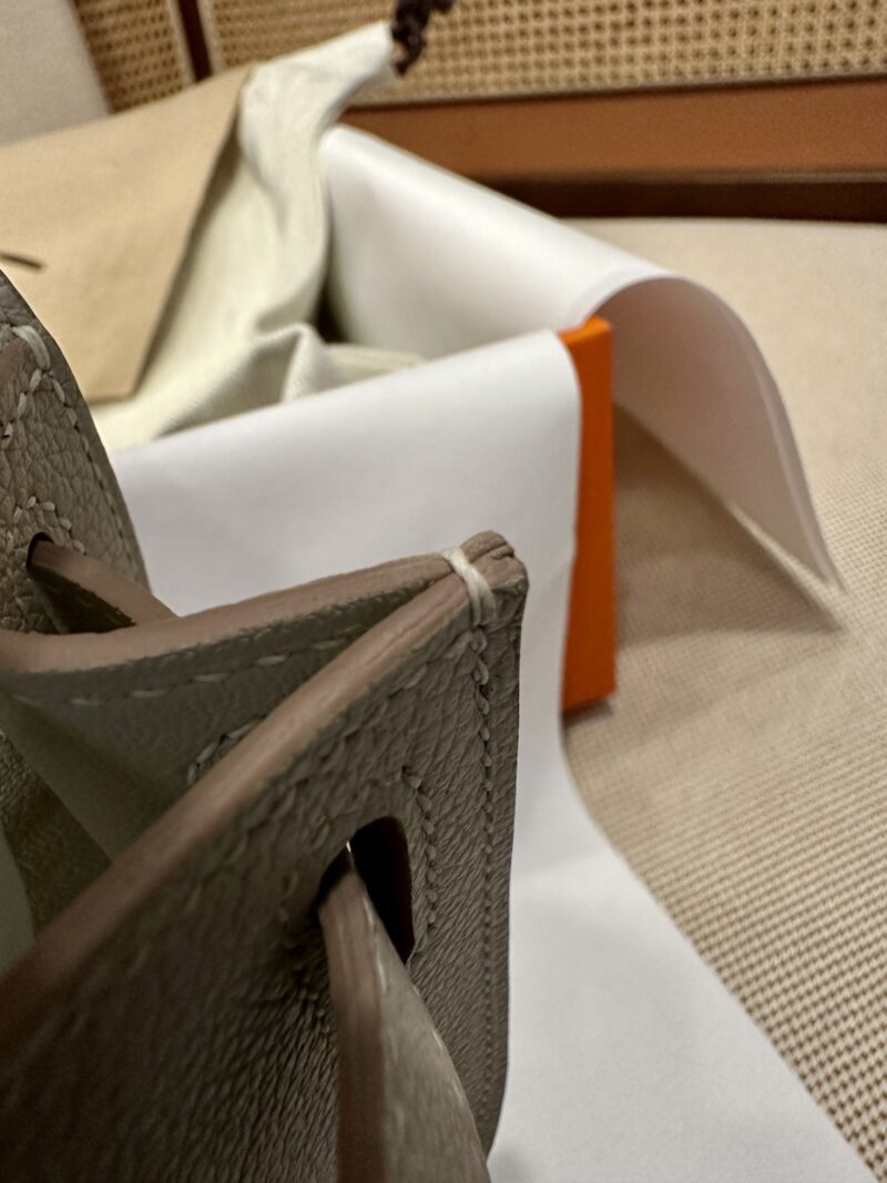 Hermès Mini Jypsiere 23 Evercolor Beton Gold Hardware - Image 11