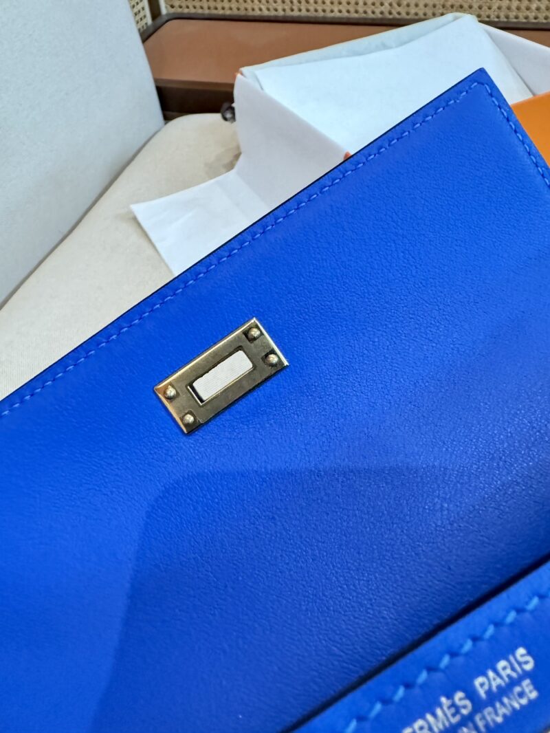 Hermès Kelly Danse 22 Swift Blue Royal Gold Hardware - Image 11