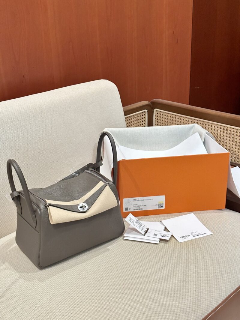 Hermès Lindy 26 Clemence Etain Silver Hardware - Image 2
