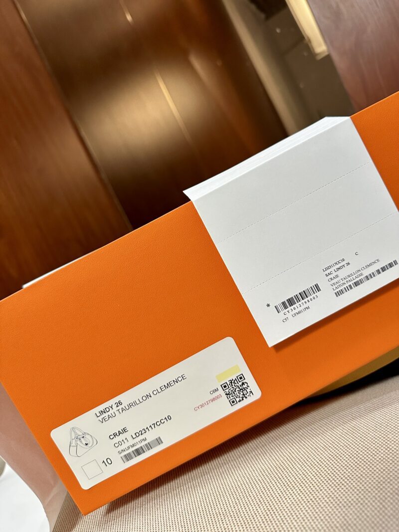 Hermès Lindy 26 Taurillon Clemence Craie Gold Hardware - Image 18