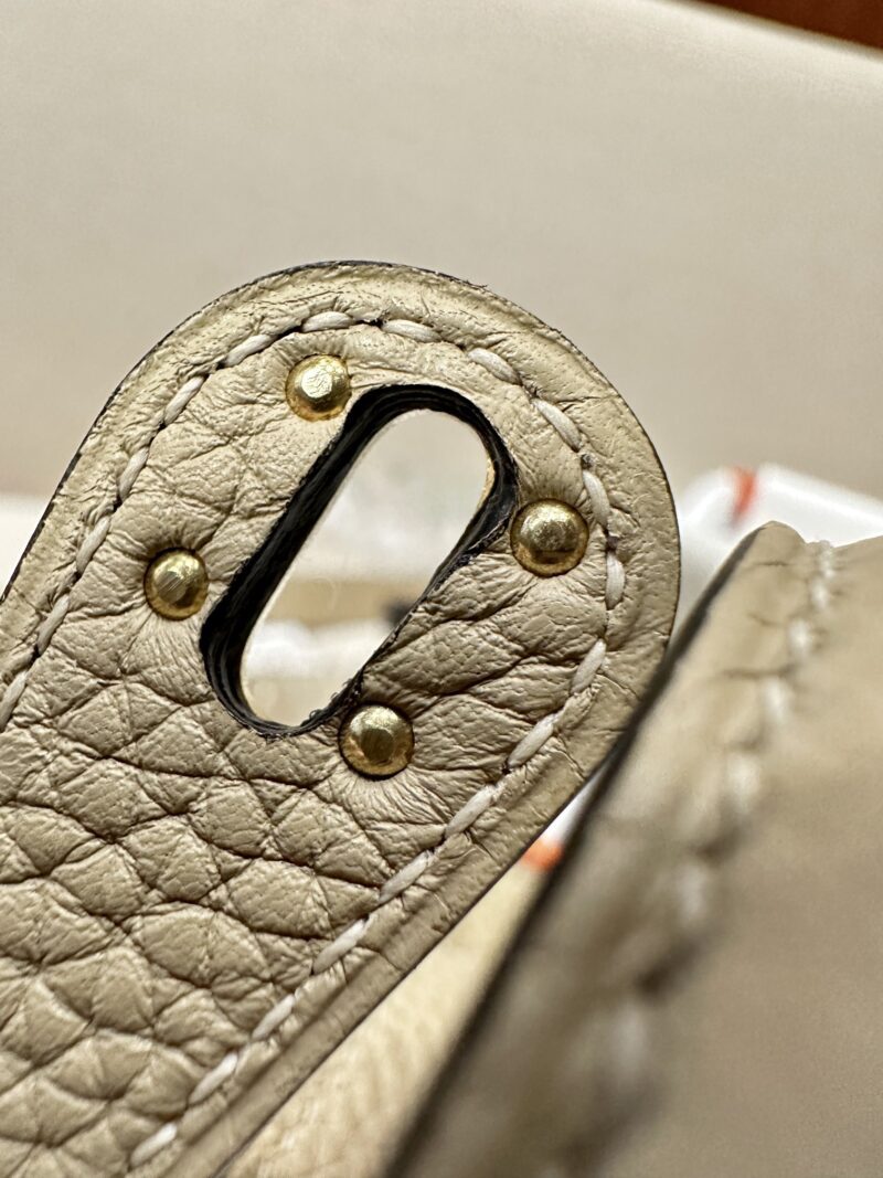 Hermès Mini Lindy 20 Taurillon Clemence Gris Trench Silver Hardware - Image 16