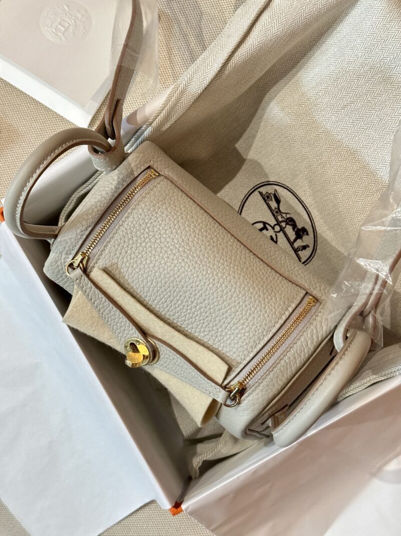 Hermès Mini Lindy 20 Clemence Gris Pearl Gold Hardware - Image 4