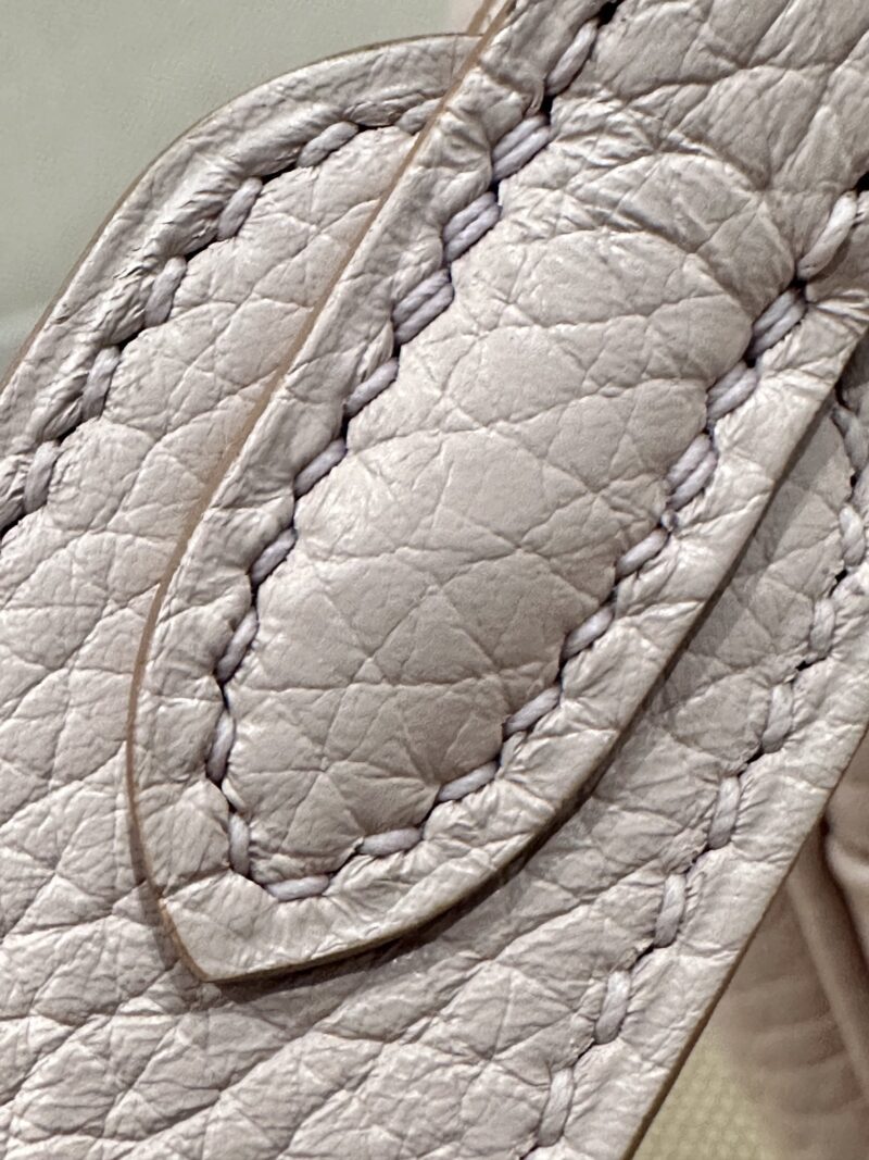 Hermès Mini Lindy 19 Taurillon Clemence Mauve Pale & Mushroom Silver Hardware - Image 11