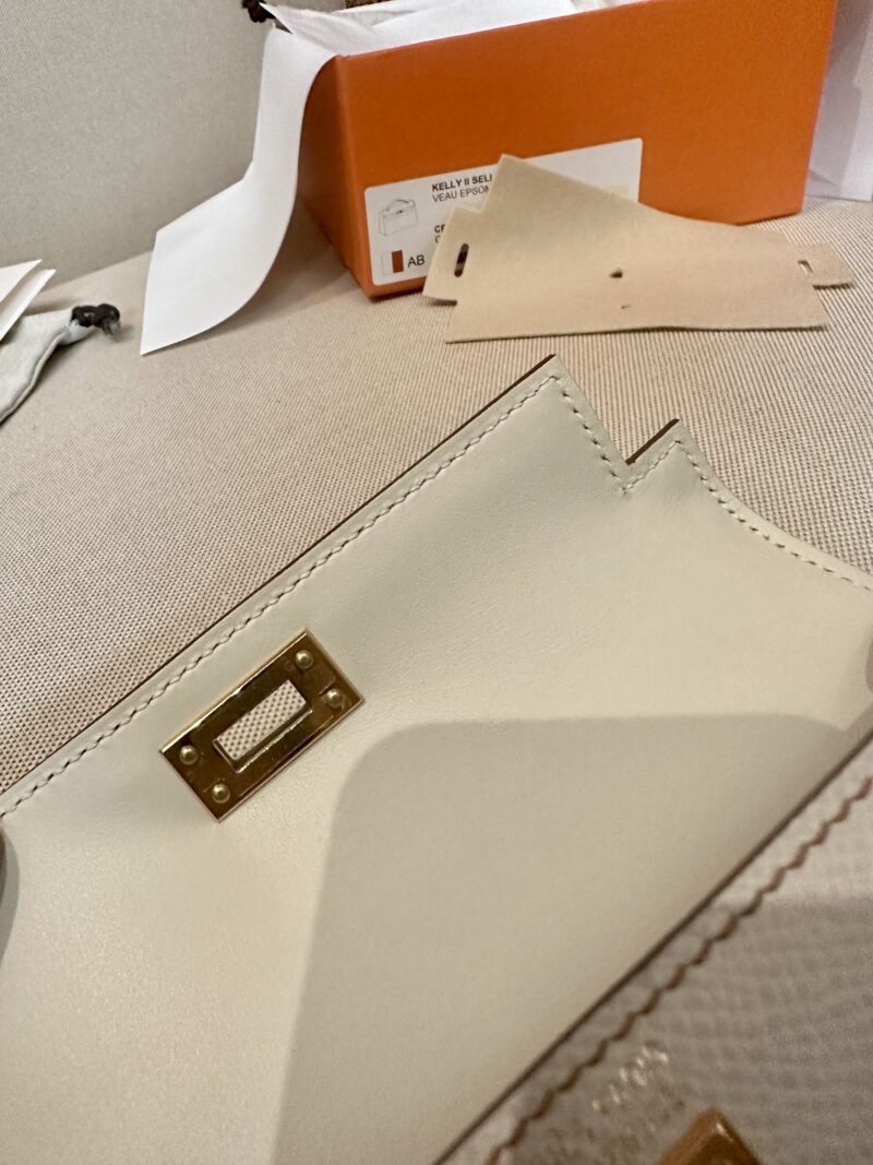 Hermès Mini Kelly 19 Epsom Craie & Gold Gold Hardware - Image 10
