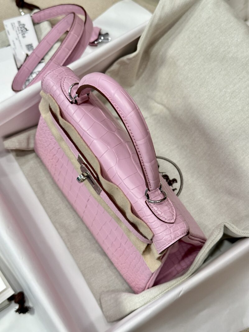 Hermès Kelly 25 Matte Alligator Pink Silver Hardware - Image 5