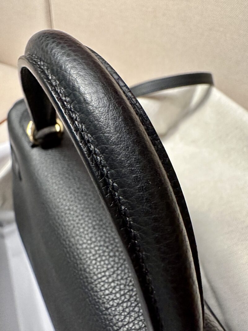 Hermès Kelly 28 Togo Noir Gold Hardware - Image 19