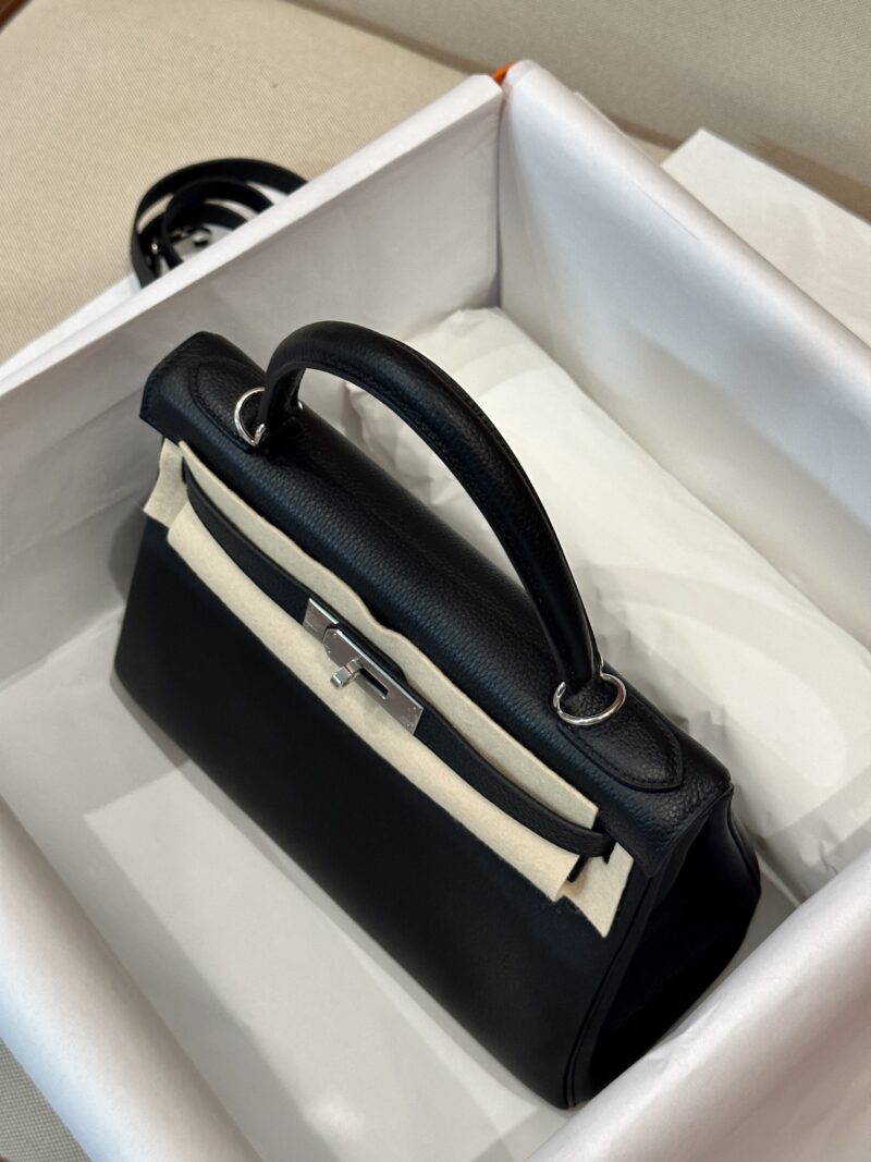Hermès Kelly 28 Togo Silver Silver Hardware - Image 2