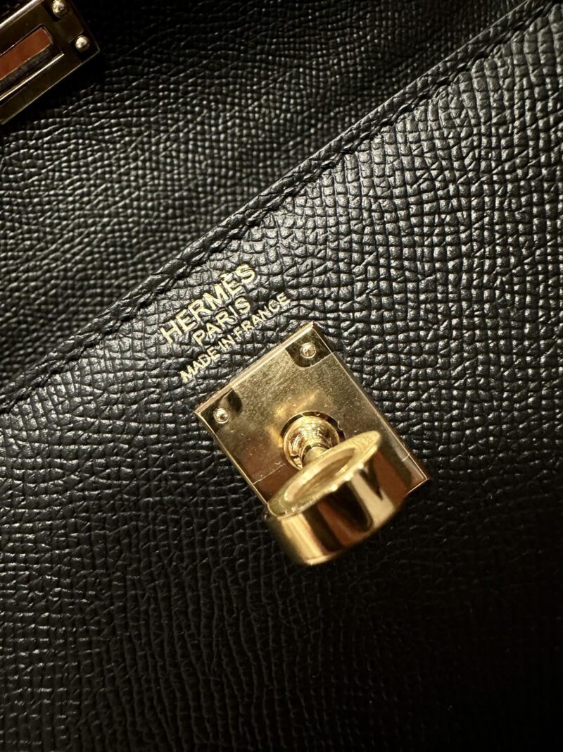 Hermès Kelly 25 Epsom Noir Gold Hardware - Image 14
