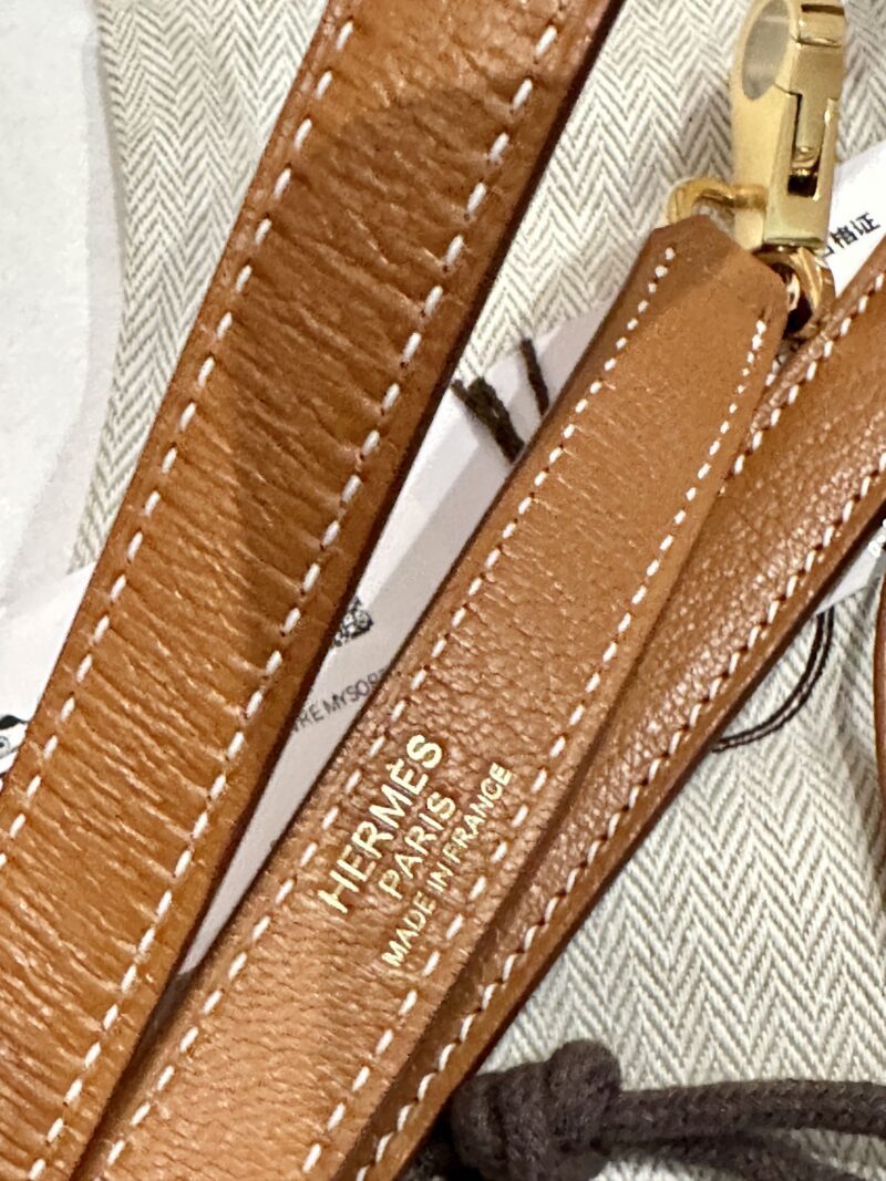 Hermès Kelly 28 Chevre Gold Gold Hardware - Image 17