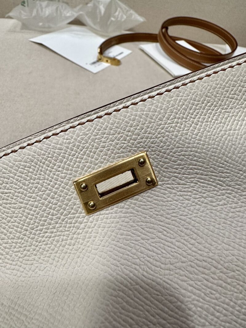 Hermès Kelly 25 Epsom Nata, Gold Gold Hardware - Image 11