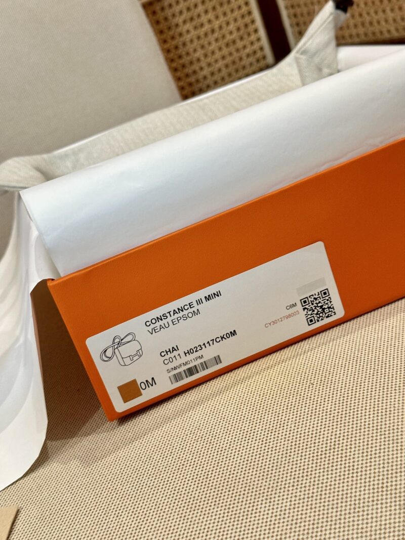 Hermès Constance 19 Chai, Gold Epsom Gold Hardware - Image 8