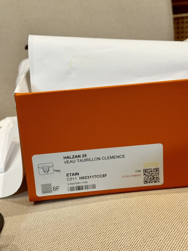 Hermès Halzan 25 Taurillon Clemence & Swift Etain Gold Hardware - Image 14