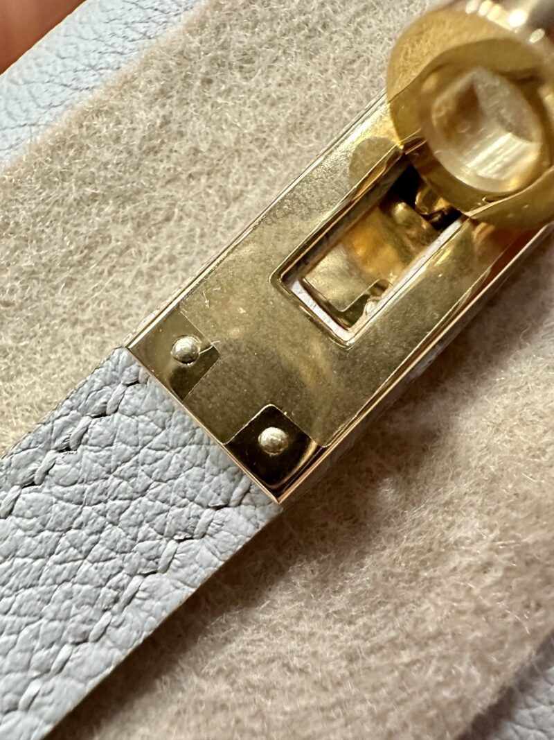 Hermès Kelly Danse 22 Evercolor Gris Pearl Gold Hardware - Image 12