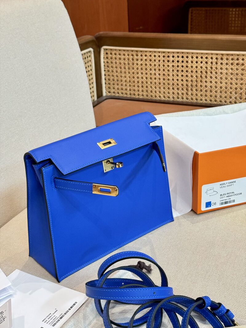 Hermès Kelly Danse 22 Swift Blue Royal Gold Hardware - Image 6