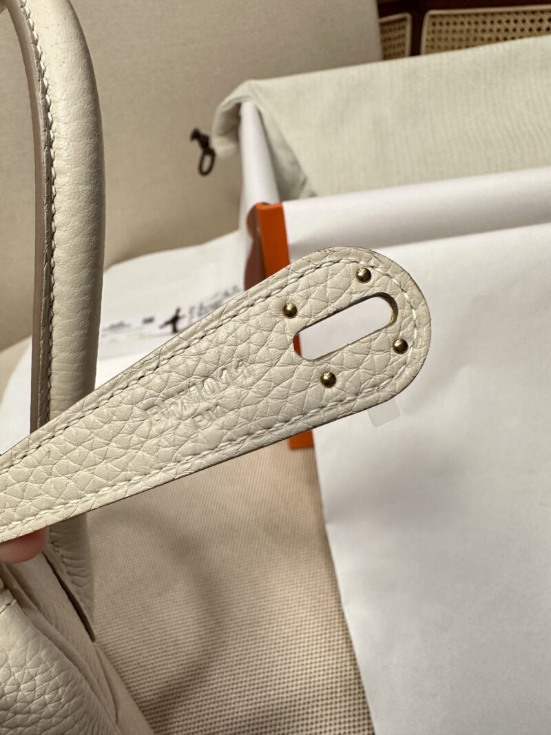 Hermès Lindy 26 Taurillon Clemence Craie Gold Hardware - Image 13