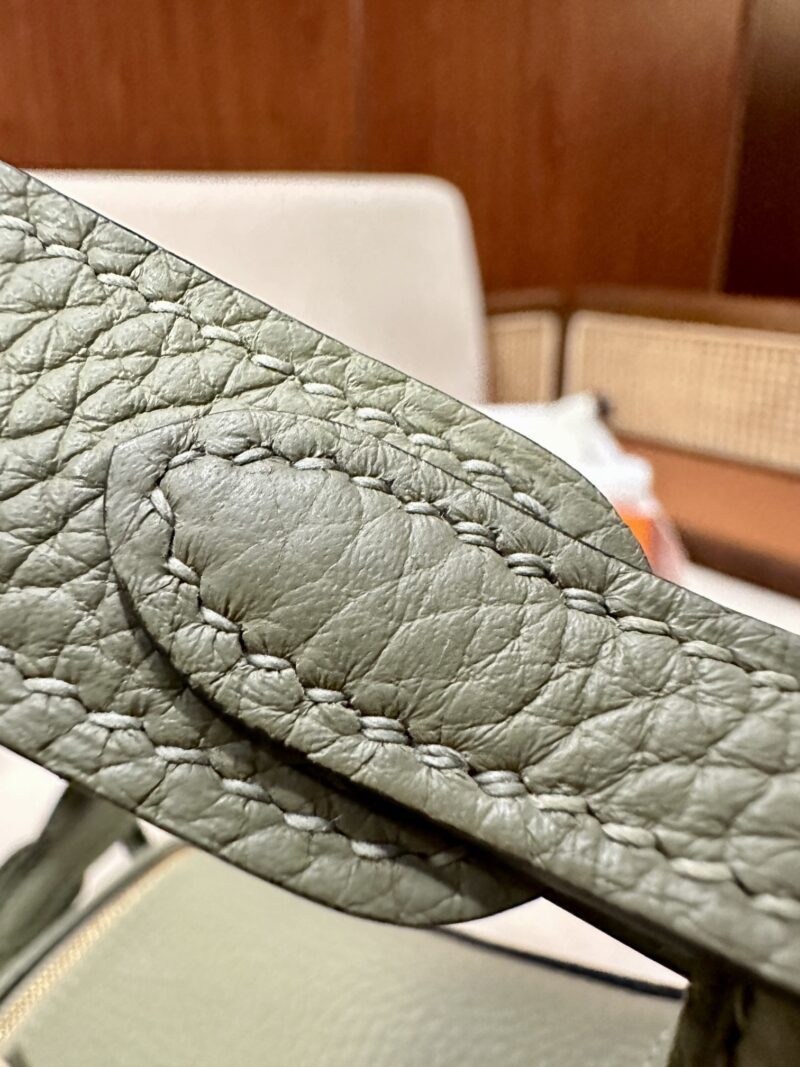 Hermès Mini Lindy 20 Taurillon Clemence Sauge Gold Hardware - Image 14