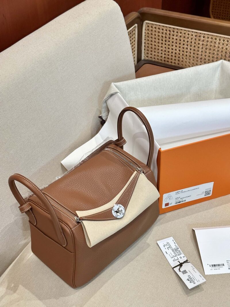 Hermès Lindy 26 Taurillon Clemence Gold Silver Hardware - Image 6