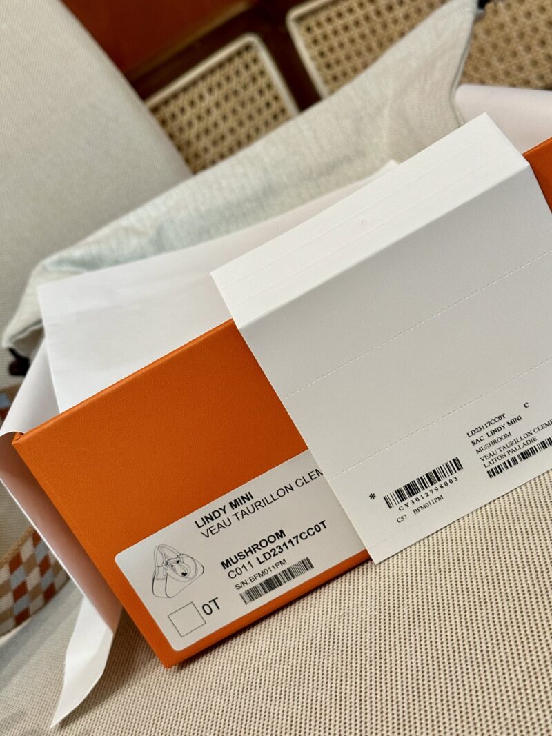 Hermès Mini Lindy 19 Taurillon Clemence Mushroom Gold Hardware