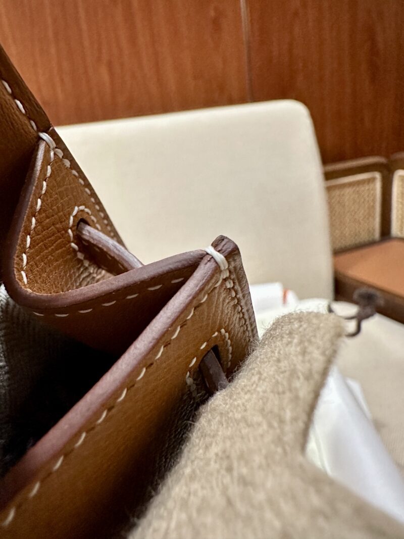 Hermès Mini Kelly 19 Epsom Gold Gold Hardware - Image 11