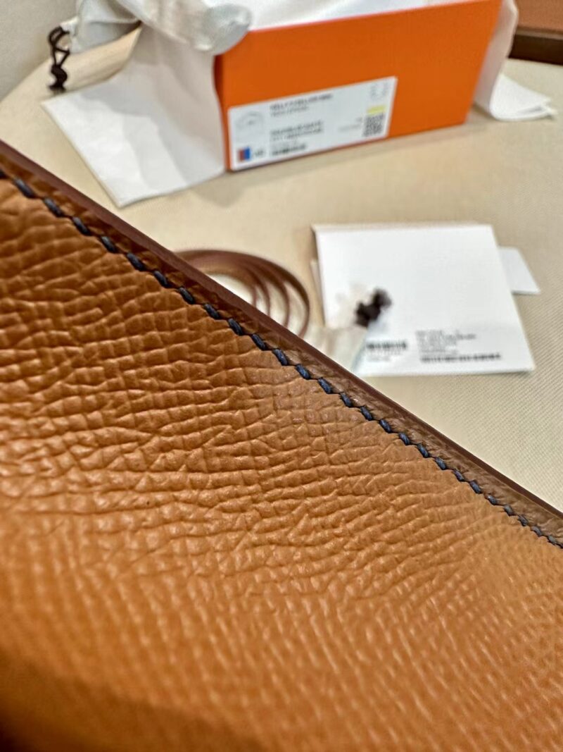 Hermès Mini Kelly 19 Gold & Deep Blue Gold Hardware - Image 17