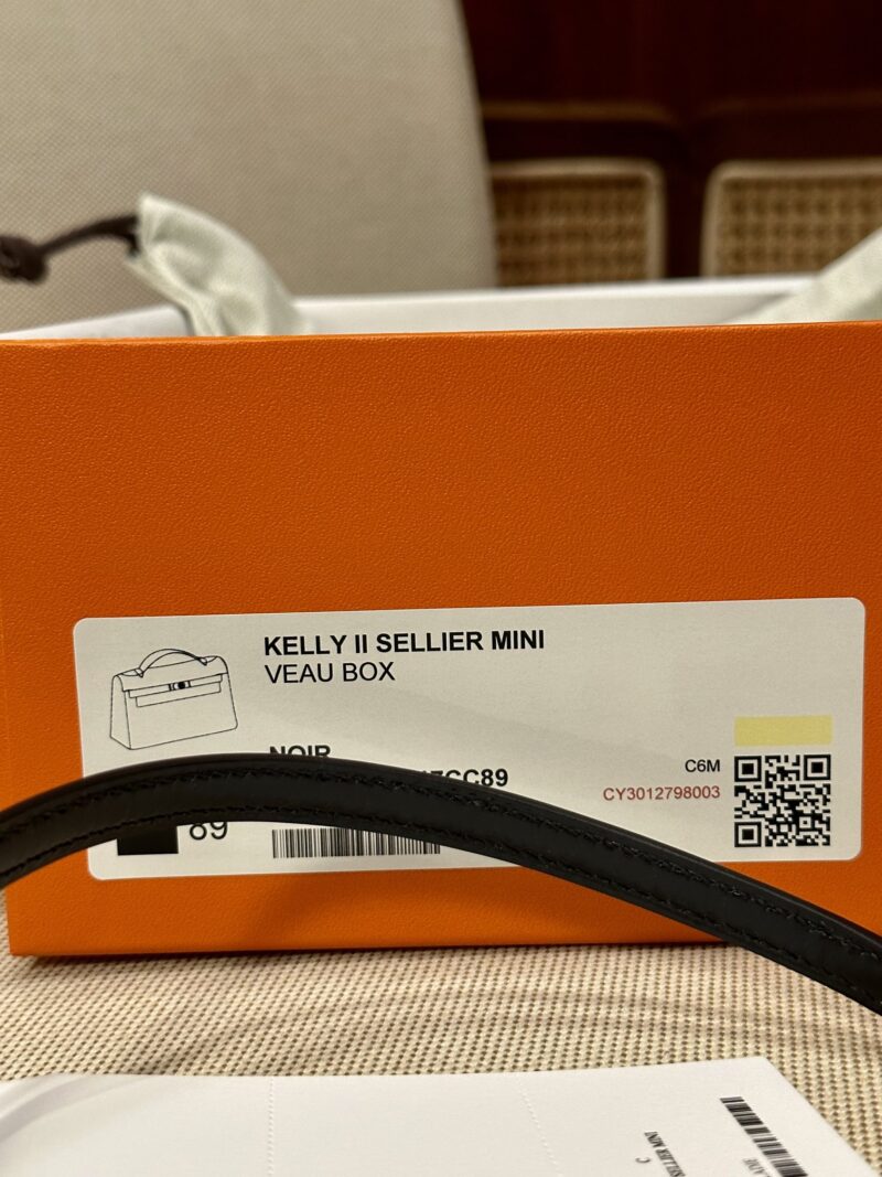 Hermès Mini Kelly 19 Box Calf Noir Gold Hardware - Image 13