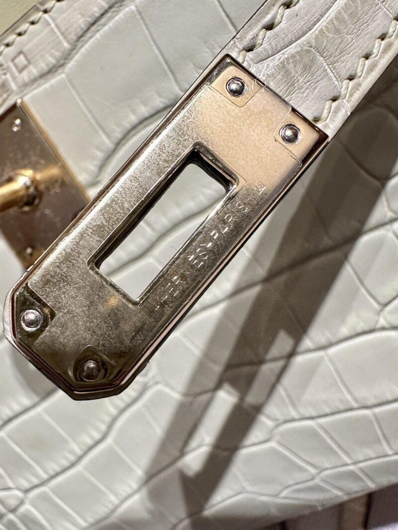 Hermès Mini Kelly 19 Matte Crocodile Vallina Gold Hardware - Image 12