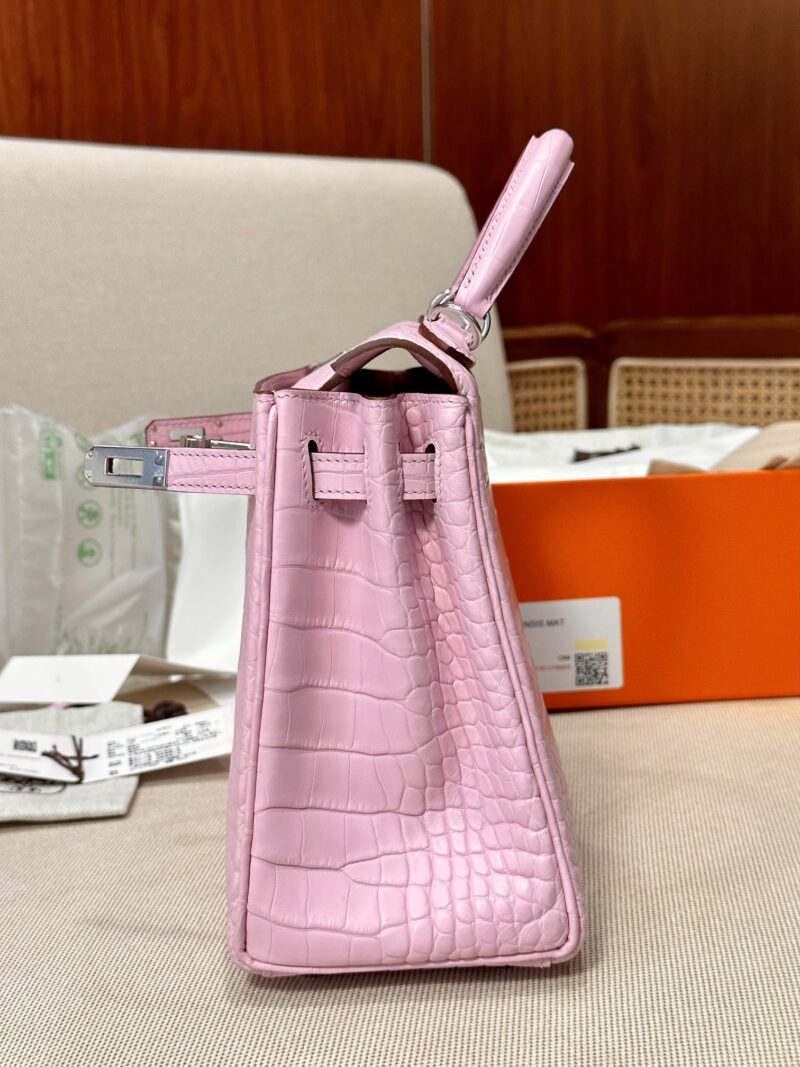 Hermès Kelly 25 Matte Alligator Pink Silver Hardware - Image 8