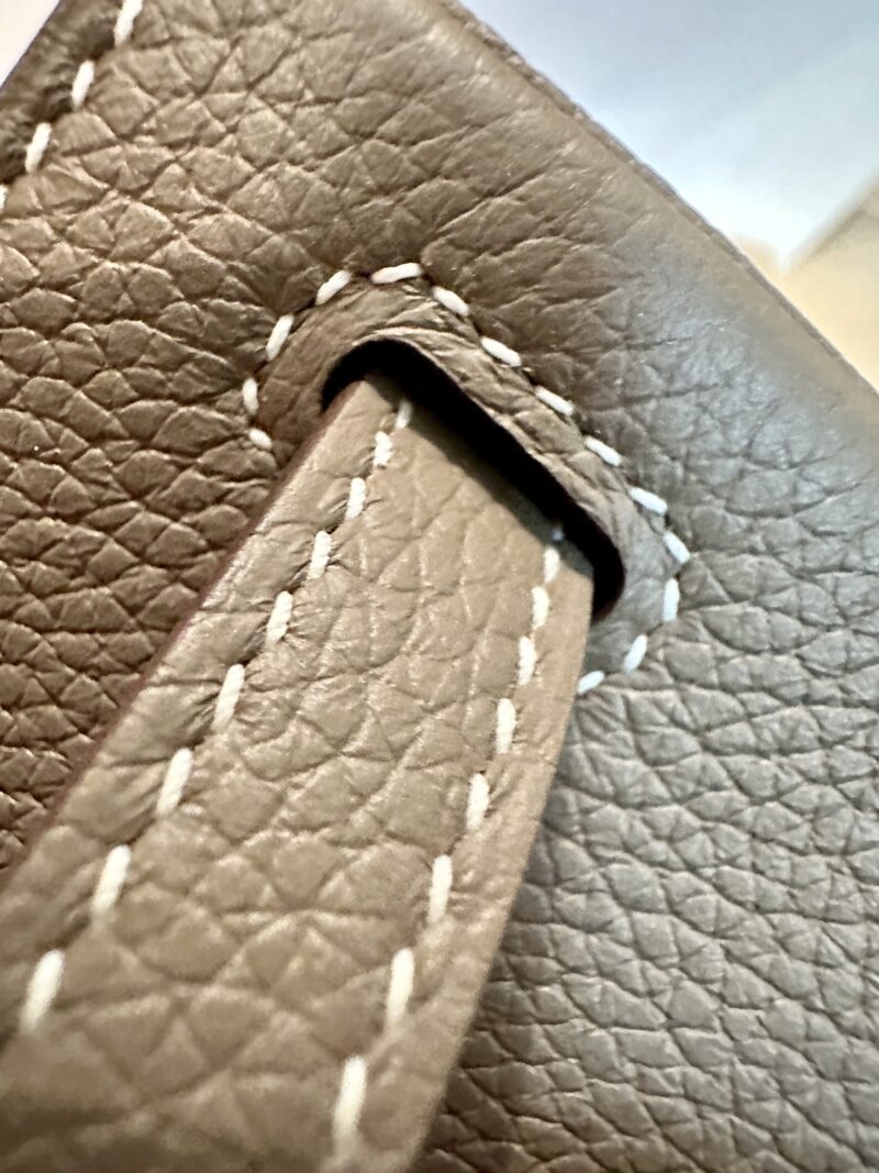 Hermès Kelly 25 Togo Etoupe, Gold Gold Hardware - Image 14
