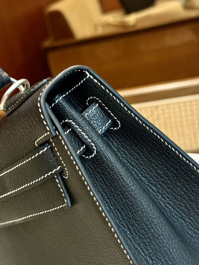 Hermès Kelly 28 Chevre Noir, Mauve Slyvestre Silver Hardware - Image 11