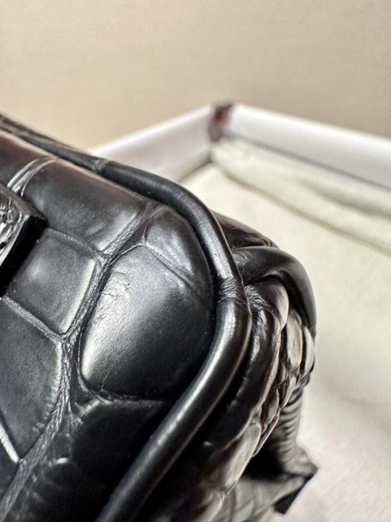 Hermès Birkin 25 Noir Matte Alligator Palladium Hardware - Image 10