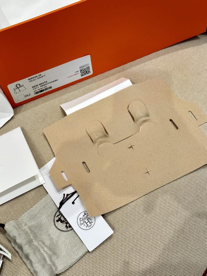 Hermès Birkin 25 New White Swift Palladium Hardware - Image 9