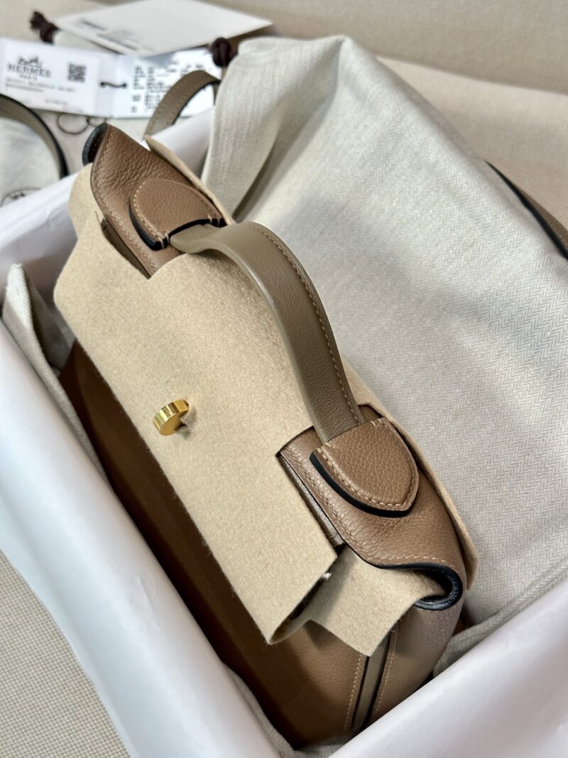 Hermès Mini Kelly 2424 Evercolor & Swift Beige Weimer & Etoupe Gold Hardware - Image 4