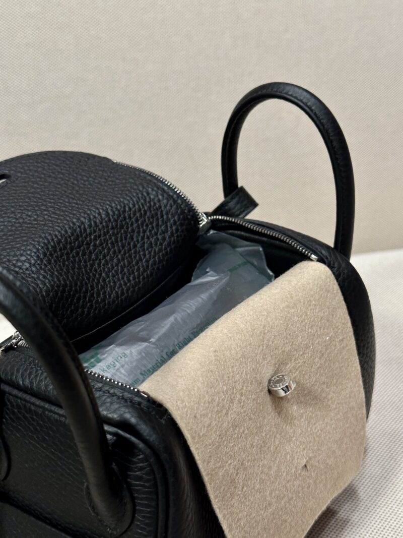Hermès Mini Lindy 20 Taurillon Clemence Noir Silver Hardware - Image 8
