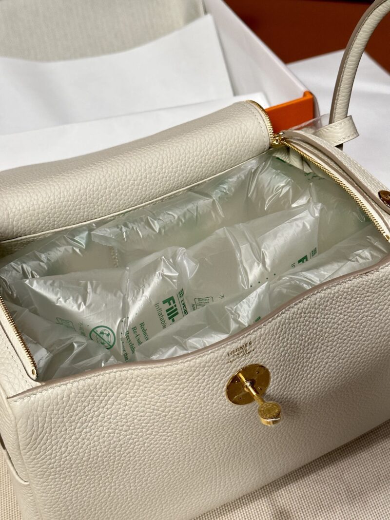 Hermès Lindy 26 Taurillon Clemence Craie Gold Hardware - Image 4