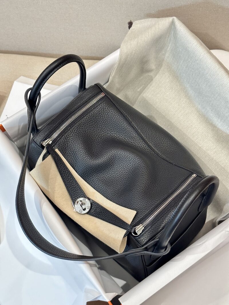 Hermès Lindy 30 Clemence Noir Silver Hardware - Image 3