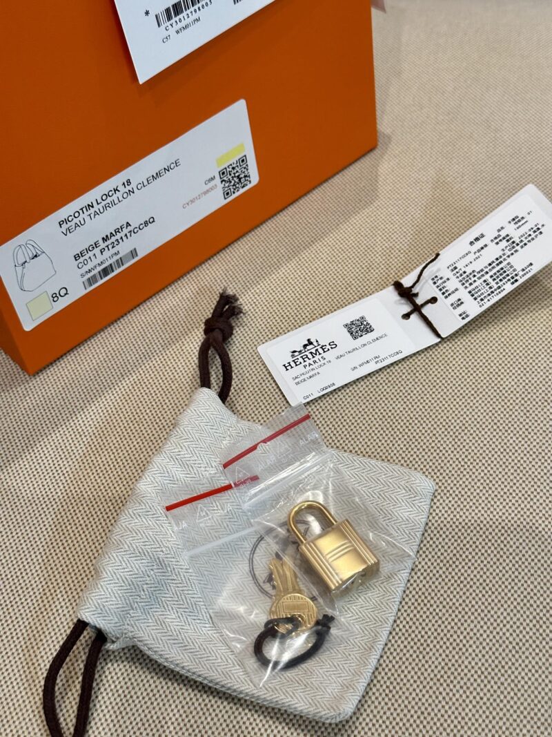 Hermès Picotin 18 Taurillon Clemence Beige Marfa Silver Hardware - Image 16