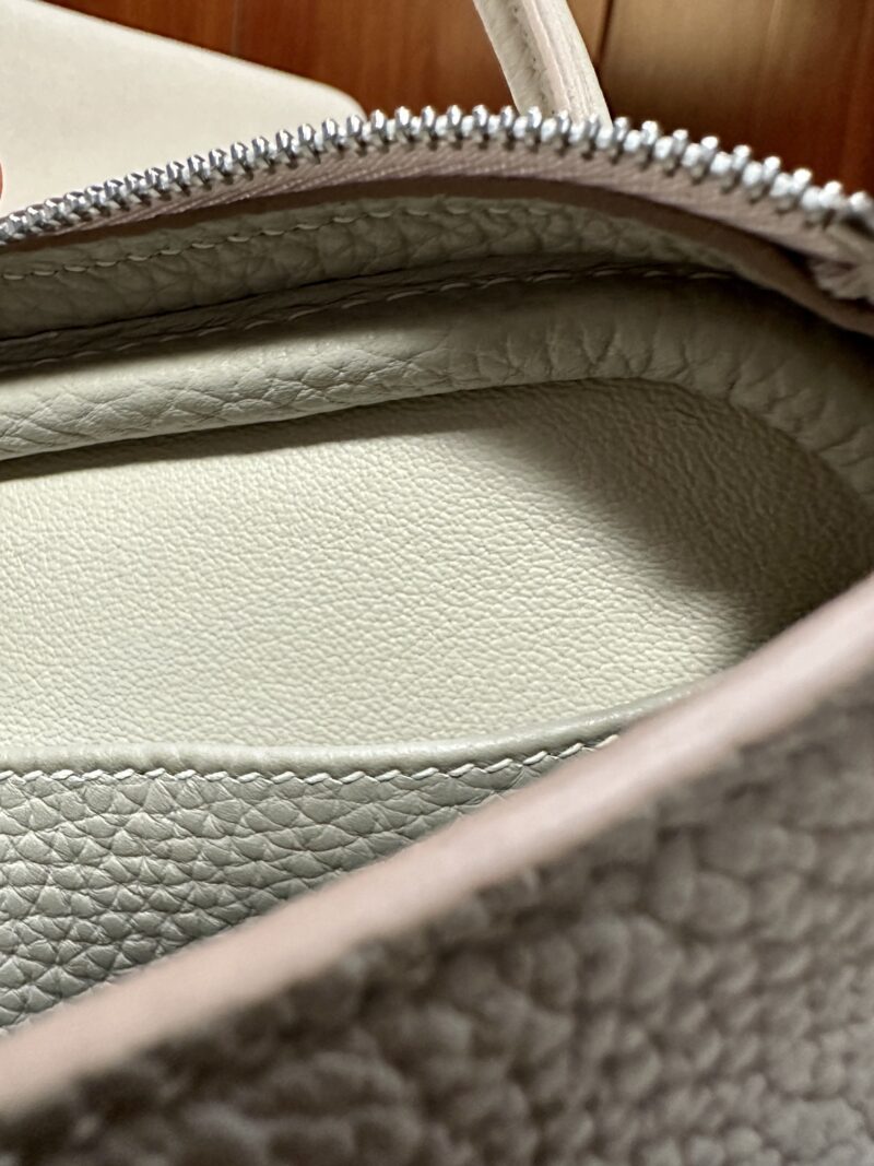 Hermès Lindy 26 Taurillon Clemence & Crocodile Beton Silver Hardware - Image 14