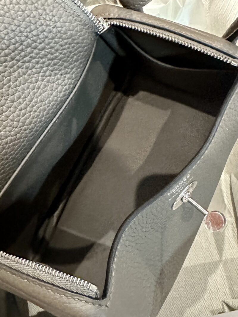 Hermès Mini Lindy 19 Taurillon Clemence Etain Silver Hardware - Image 5