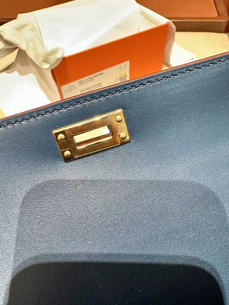Hermès Mini Kelly 19 Gold & Deep Blue Gold Hardware - Image 18