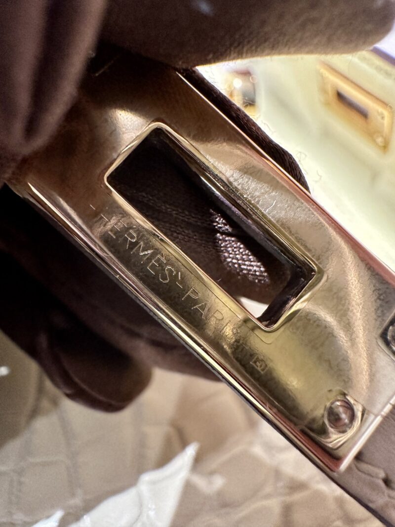 Hermès Mini Kelly 19 Matte Crocodile Vallina Gold Hardware - Image 17