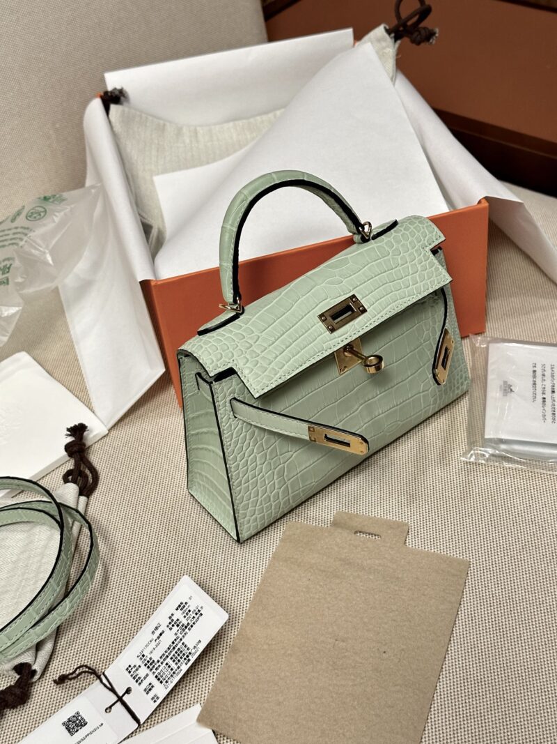 Hermès Mini Kelly Matte Alligator Vert D'eau Gold Hardware - Image 6