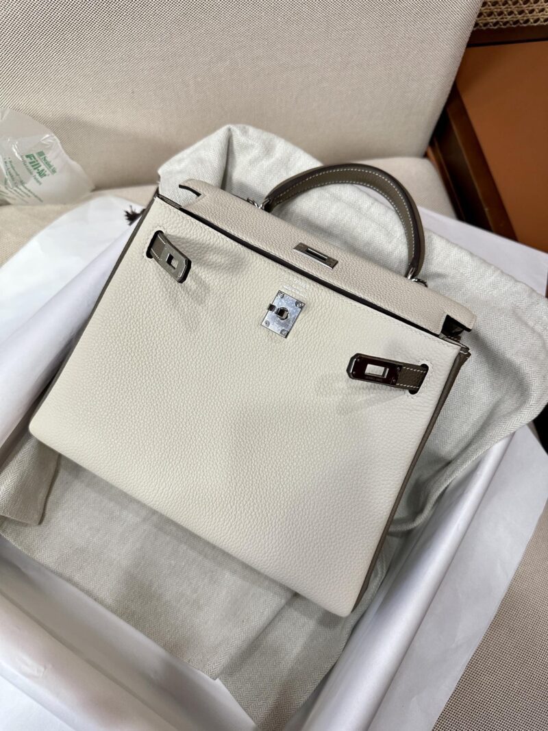 Hermès Kelly 25 Togo Craie, Etoupe Silver Hardware - Image 5