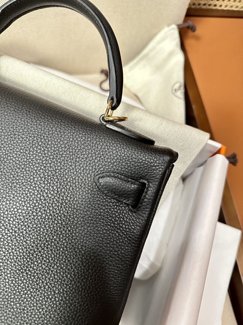 Hermès Kelly 28 Togo Noir Gold Hardware - Image 13