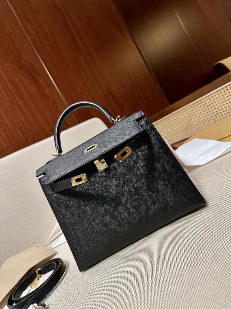 Hermès Kelly 25 Epsom Noir Gold Hardware - Image 8
