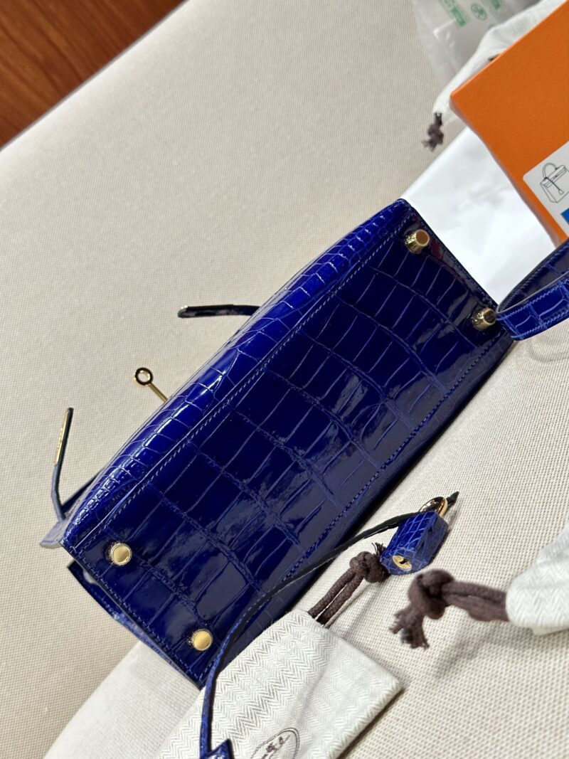 Hermès Kelly 25 Shiny Porosus Blue Electric Gold Hardware - Image 10