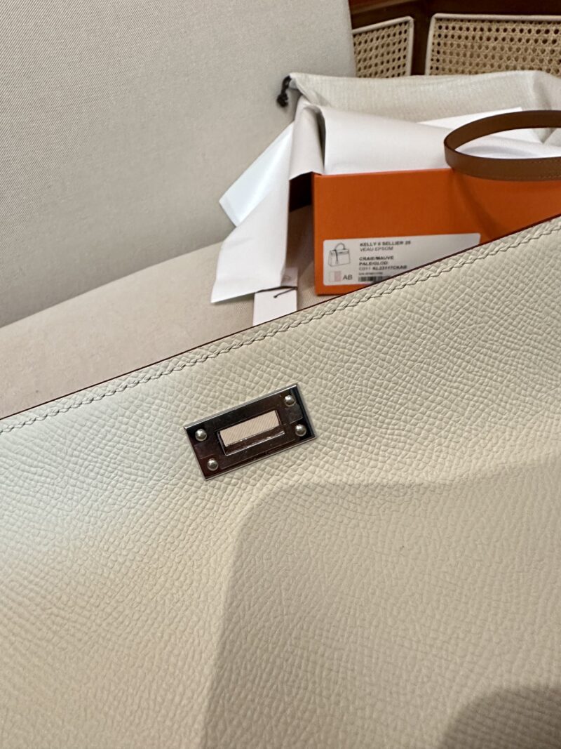 Hermès Kelly 25 Epsom Craie, Mauve Pale Silver Hardware - Image 14
