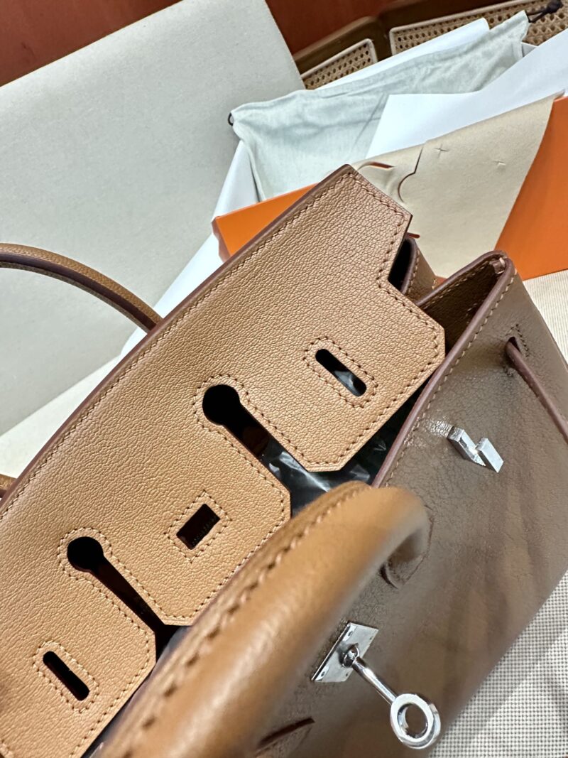 Hermès Birkin 25 Gold Chevre Palladium Hardware - Image 13