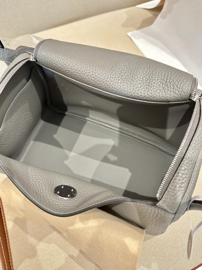 Hermès Lindy 26 Taurillon Clemence Gris Meyer Silver Hardware - Image 7
