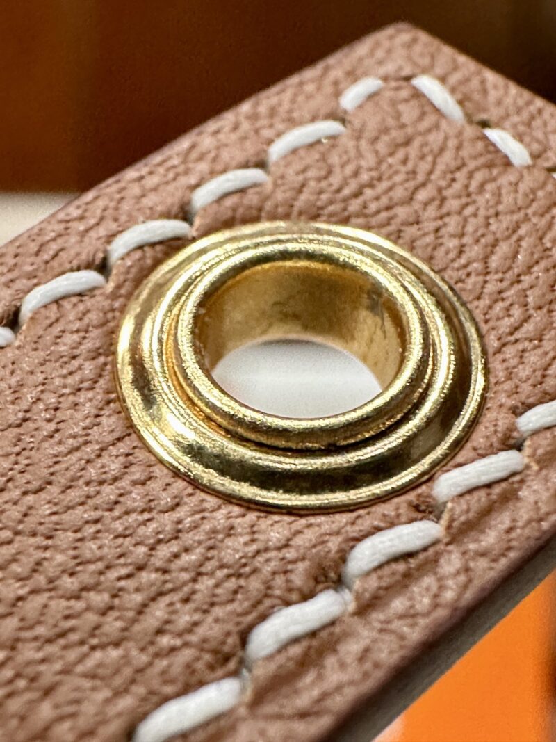 Hermès Picotin 18 Taurillon Clemence & Swift Craie Gold Hardware - Image 13